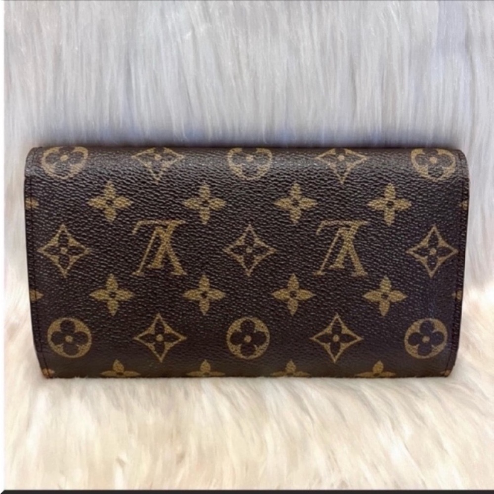 Authentic Louis Vuitton Sarah Wallet - Picture 3 of 12
